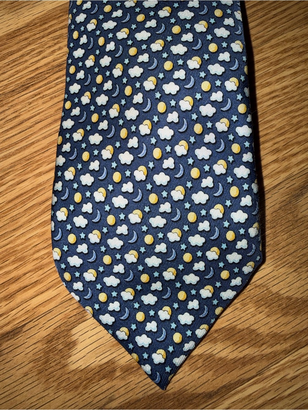 Vineyard Vines Celestial pattern 100% silk tie - Picture 2 of 7